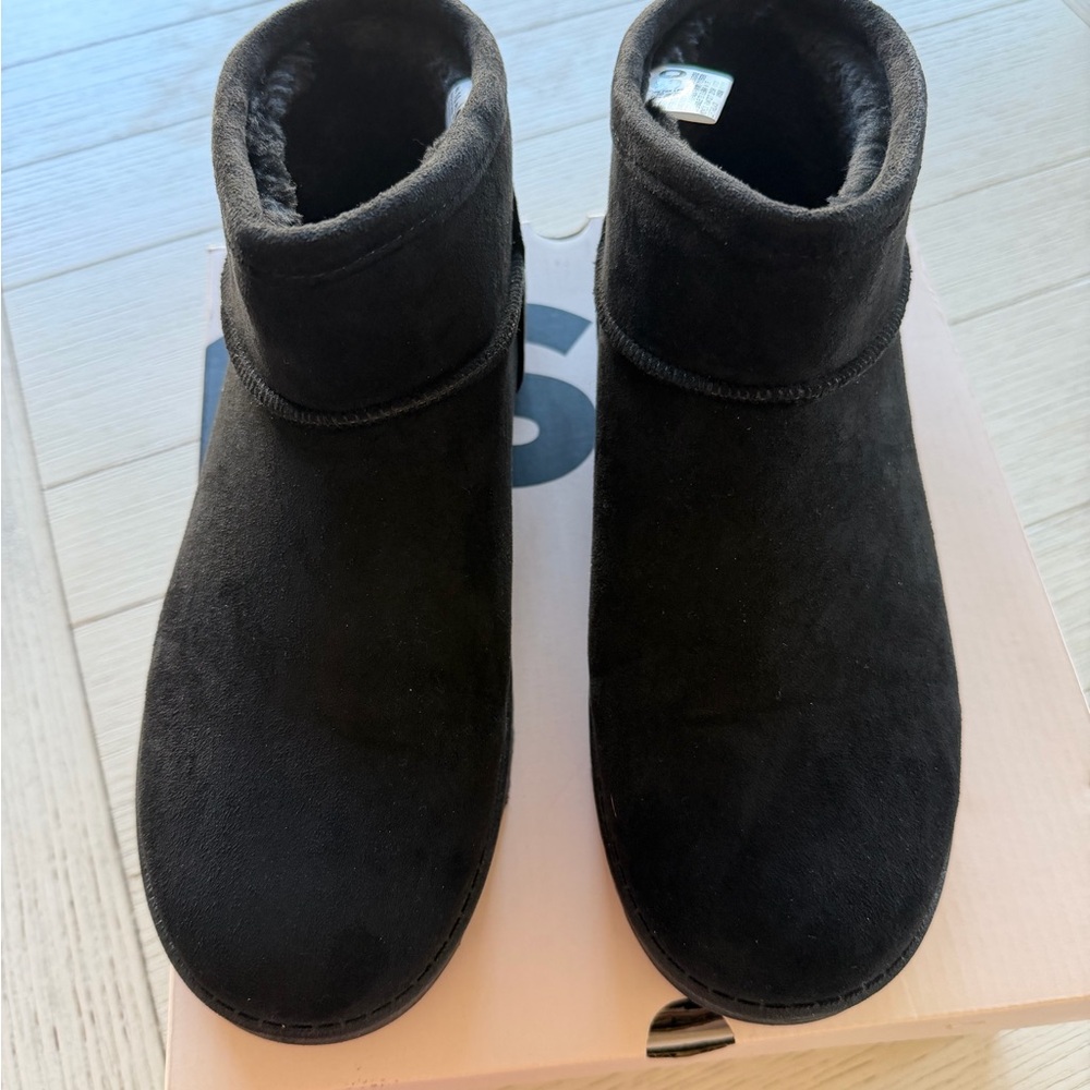 Sonoma Black Fleece-Lined Boots